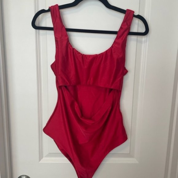 Lulu's‎ - Cut Out One Piece Swimsuit - Picture 2 of 4